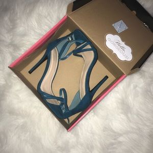 Teal Sandel heel